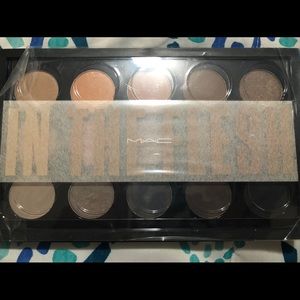 Mac in the flesh eyeshadow palette